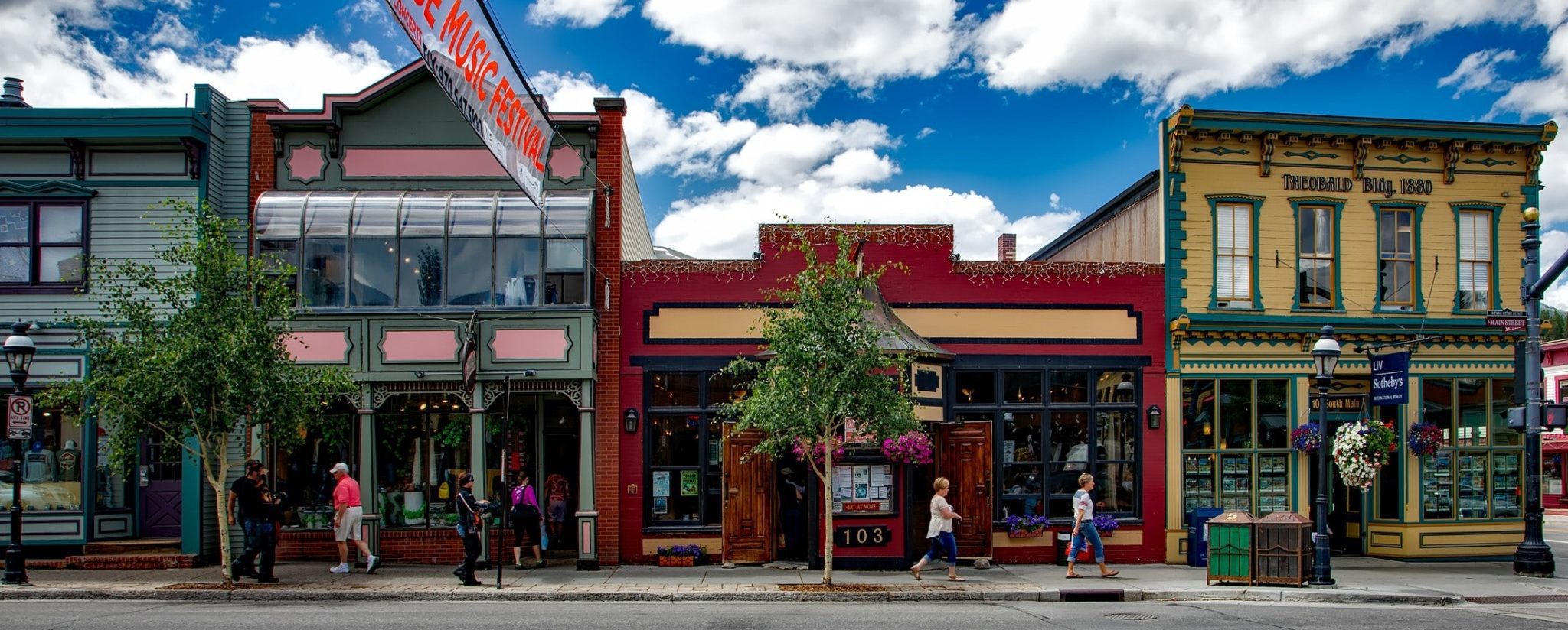 Choosing the Perfect Storefront